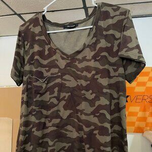 Camo V-neck T-shirt
